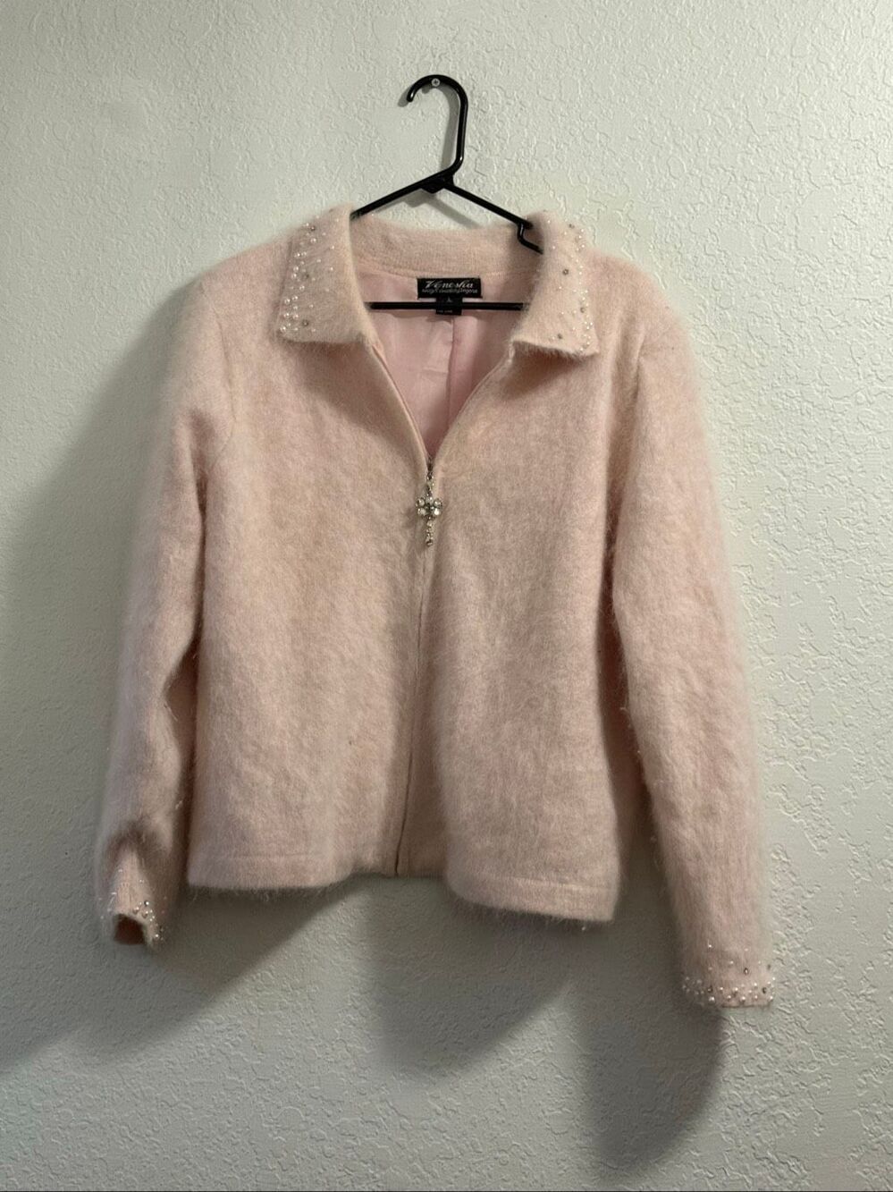 Amazing VENESHA Sz L PINK FLUFFY 80% Angora Long Hair Cardigan Sweater Lined